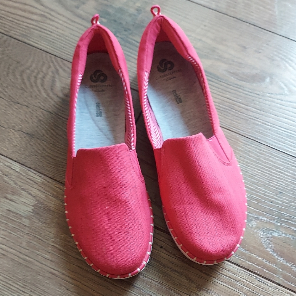 Clarks Hot Pink Cloudsteppers